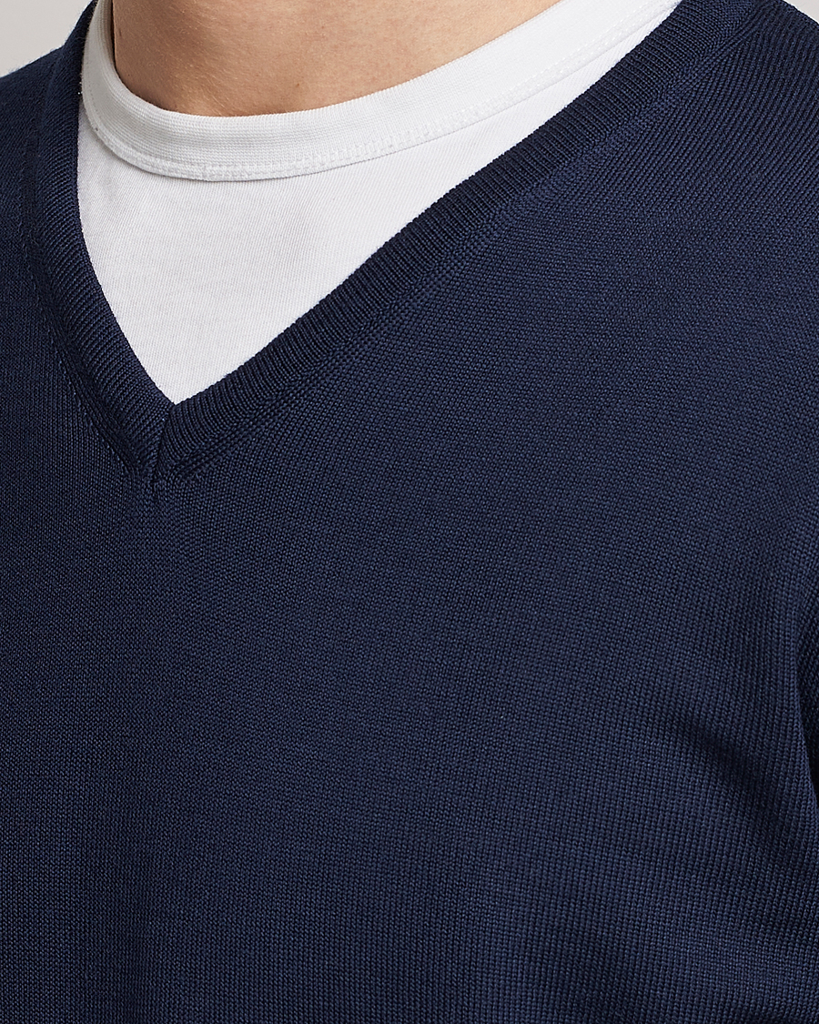 Herren | Pullover | Stenströms | Merino Patch V-Neck Navy/Light Blue