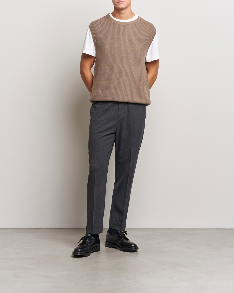 Herren | Pullover | Tiger of Sweden | Vessler Merino Vest Olive Grey