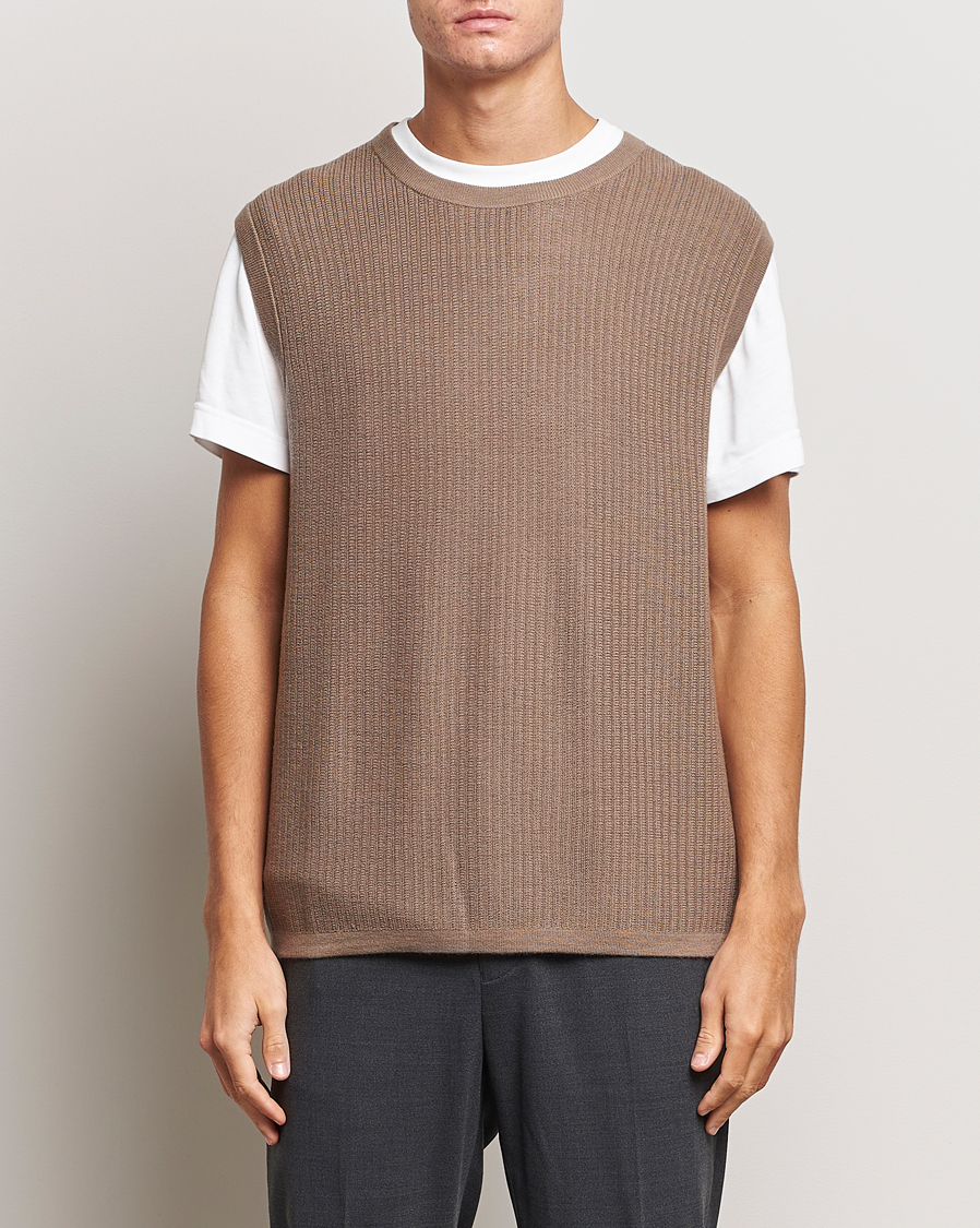 Herren | Pullover | Tiger of Sweden | Vessler Merino Vest Olive Grey