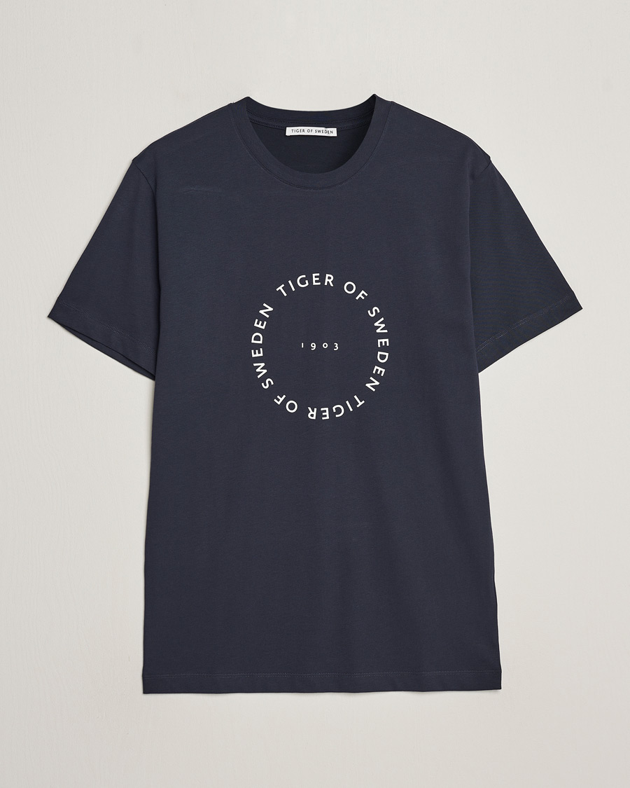 Herren | T-Shirts | Tiger of Sweden | Dillan Crew Neck Logo T-Shirt Light Ink