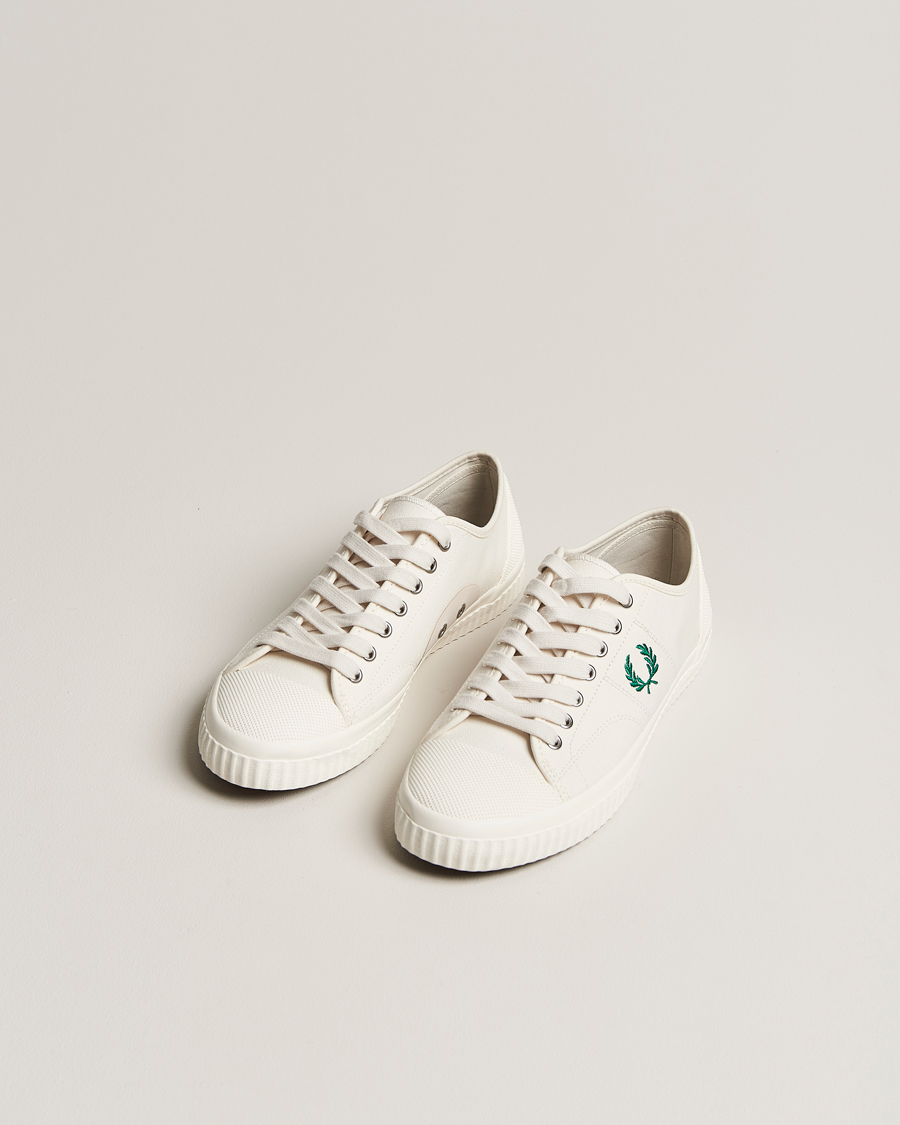 Herren | Fred Perry Huges Low Canvas Sneaker Light Ecru | Fred Perry | Huges Low Canvas Sneaker Light Ecru