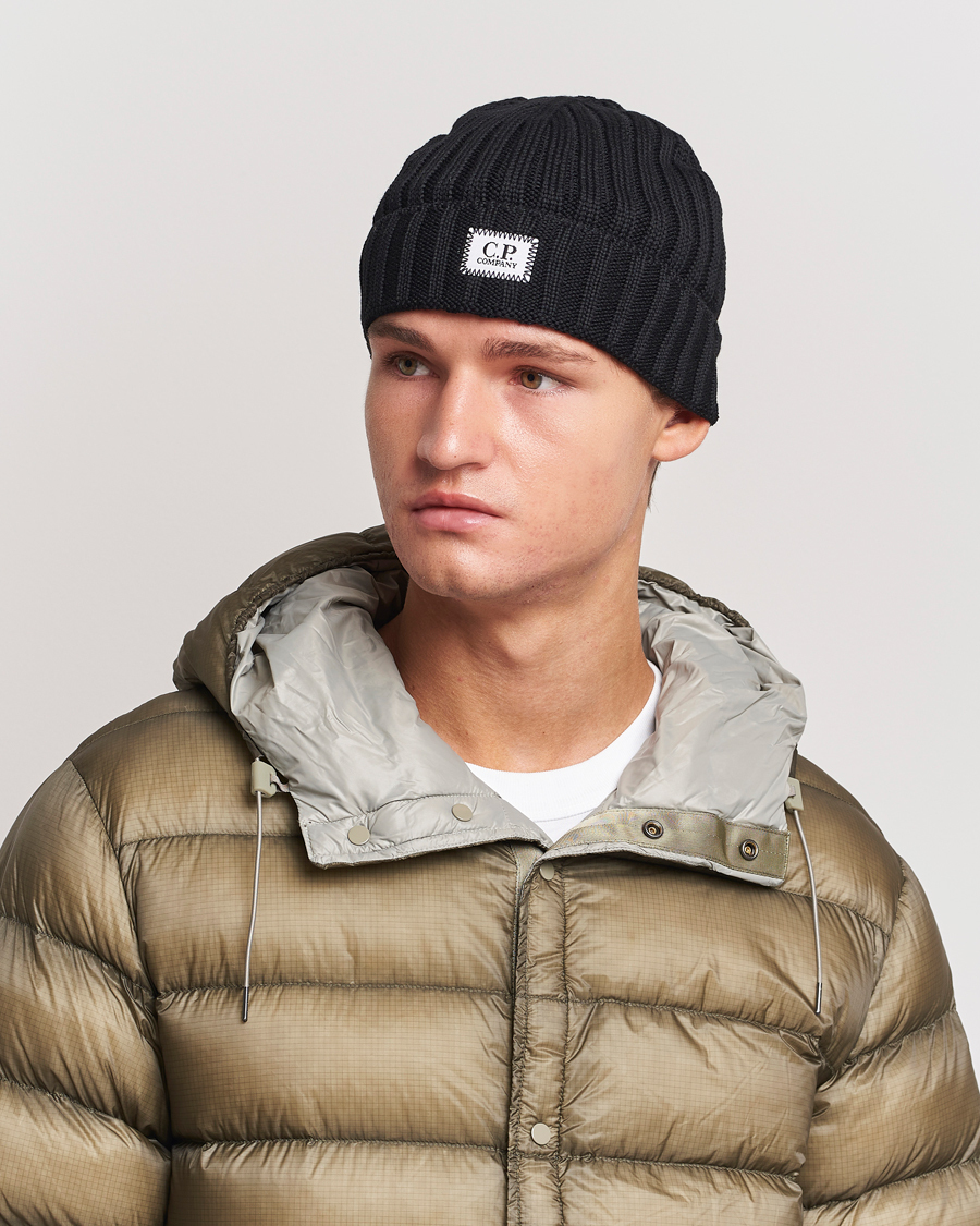 Herren | C.P. Company Knitted Merino Logo Beanie Black | C.P. Company | Knitted Merino Logo Beanie Black