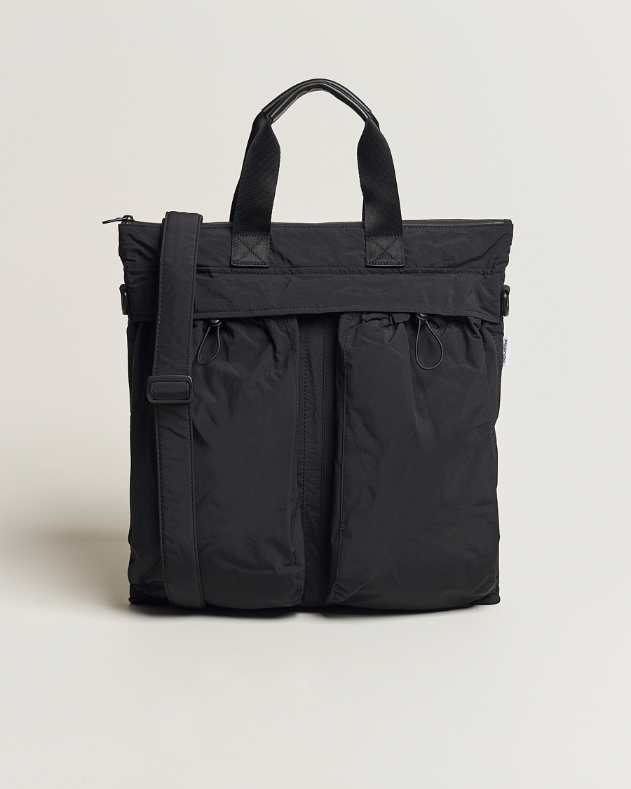 Herren | mazi untitled Helmet Bag 02 Nylon Tote Black | mazi untitled | Helmet Bag 02 Nylon Tote Black