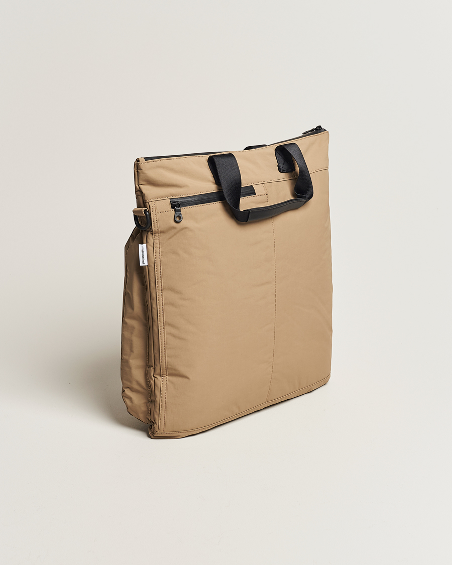Herren | mazi untitled Helmet Bag 02 Nylon Tote Beige | mazi untitled | Helmet Bag 02 Nylon Tote Beige
