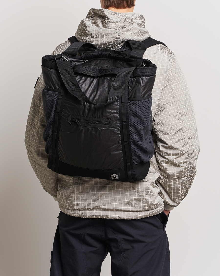 Herren | Stone Island Garment Dyed Mussola Gommata Canvas Big Tote Black | Stone Island | Garment Dyed Mussola Gommata Canvas Big Tote Black