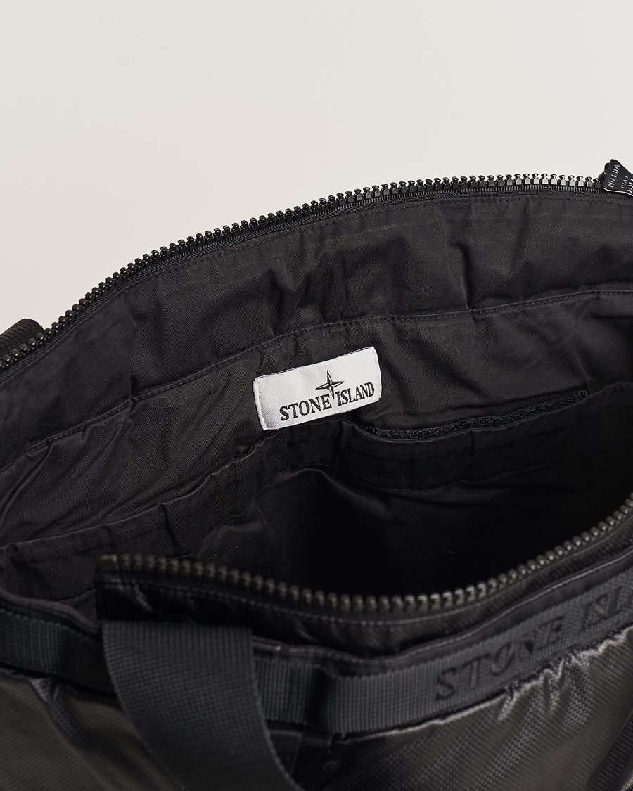 Herren | Stone Island Garment Dyed Mussola Gommata Canvas Big Tote Black | Stone Island | Garment Dyed Mussola Gommata Canvas Big Tote Black