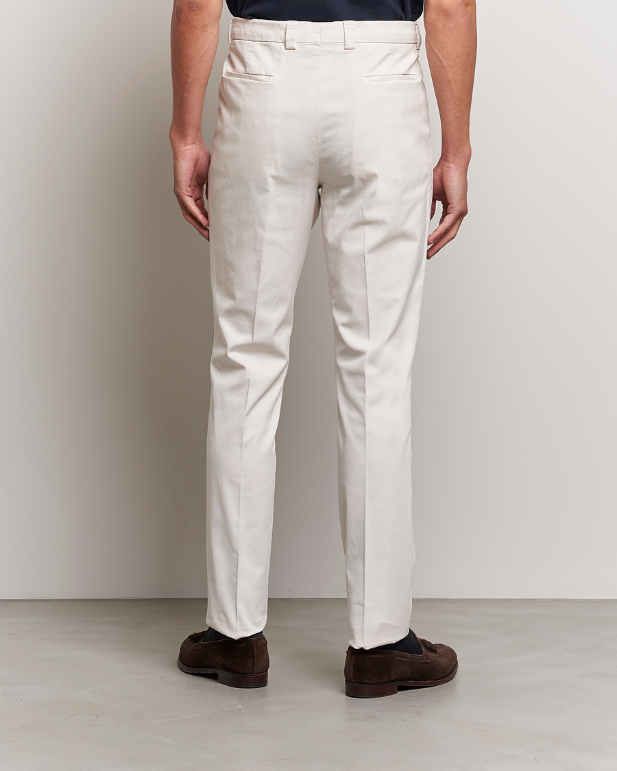 Herren | Hosen | Brunello Cucinelli | Slim Fit Pleated Trousers Off White