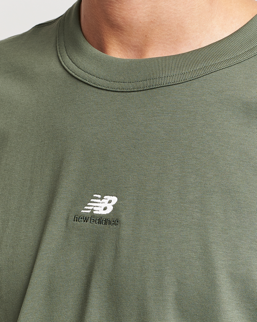 Herren | T-Shirts | New Balance | Athletics Graphic T-Shirt Deep Olive Green