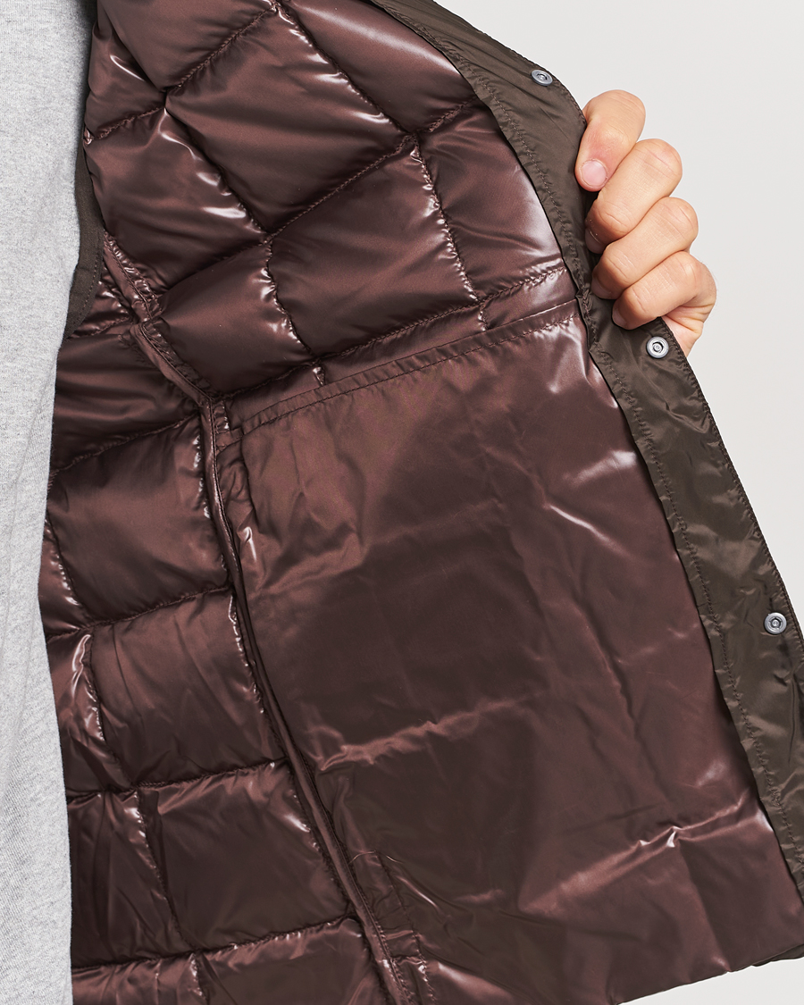 Herren | Jacken | TAION | V-Neck Lightweight Down Vest Dark Choco