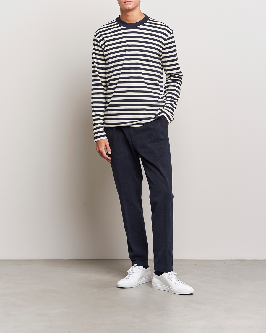 Herren | T-Shirts | Sunspel | Heavyweight Mock Neck Long Sleeve T-Shirt Navy/Ecru