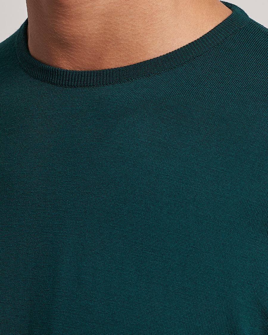 Herren | Pullover | John Smedley | Lundy Extra Fine Merino Crew Neck Pine Green