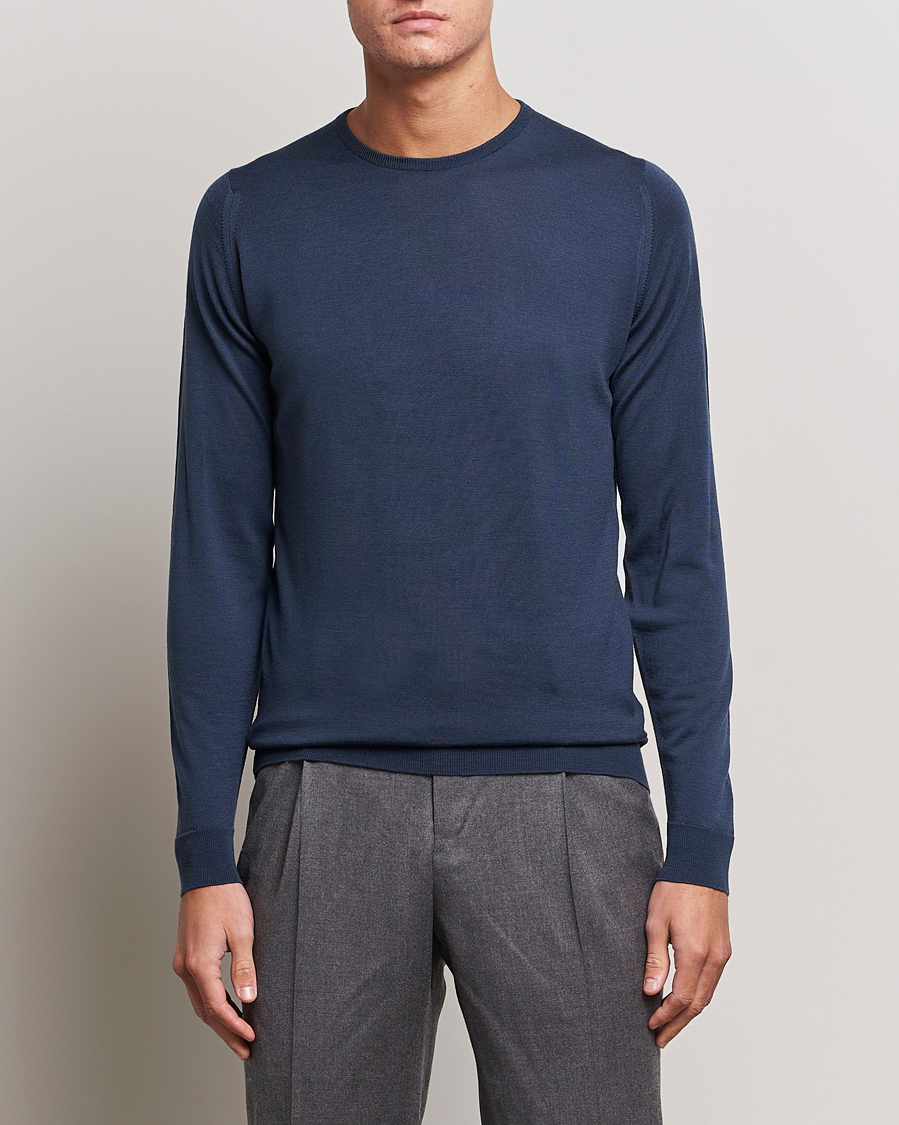 Herren | Pullover | John Smedley | Lundy Extra Fine Merino Crew Neck Smoke Blue