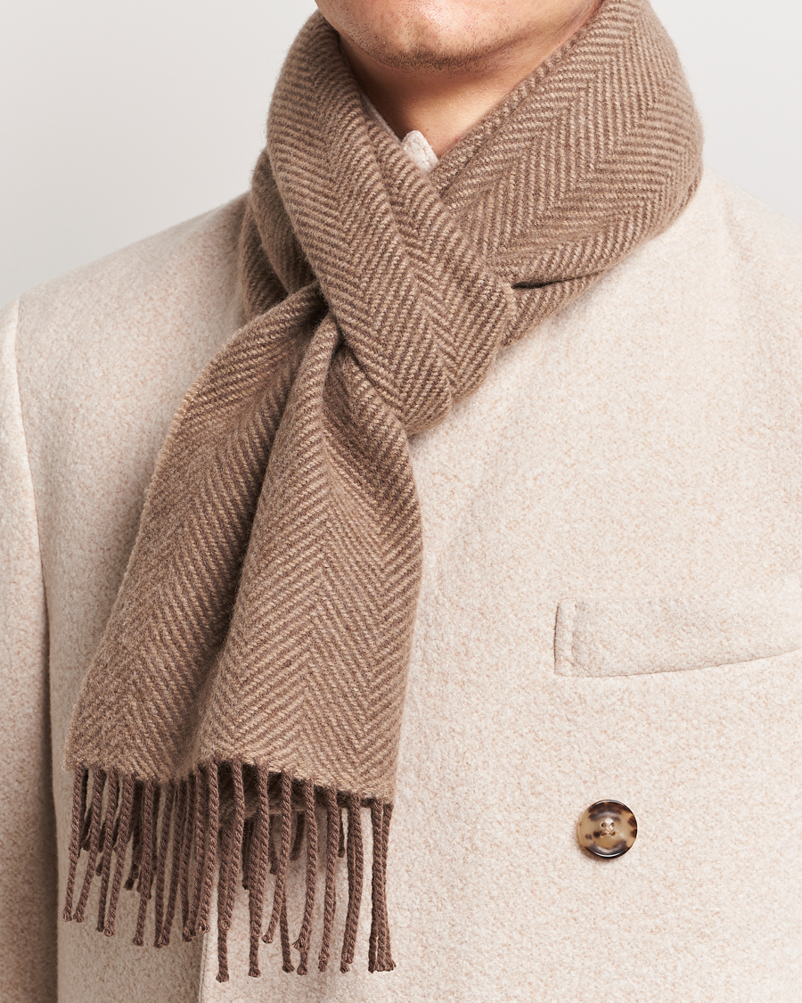 Herren | Begg & Co Herringbone Cashmere Scarf 30*170cm Mink | Begg & Co | Herringbone Cashmere Scarf 30*170cm Mink
