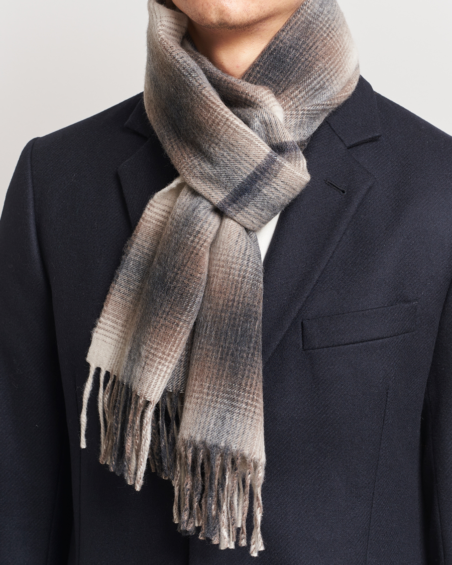 Herren | Begg & Co Wool/Cashmere Shadow Check Scarf 32*180cm Natural Grey | Begg & Co | Wool/Cashmere Shadow Check Scarf 32*180cm Natural Grey