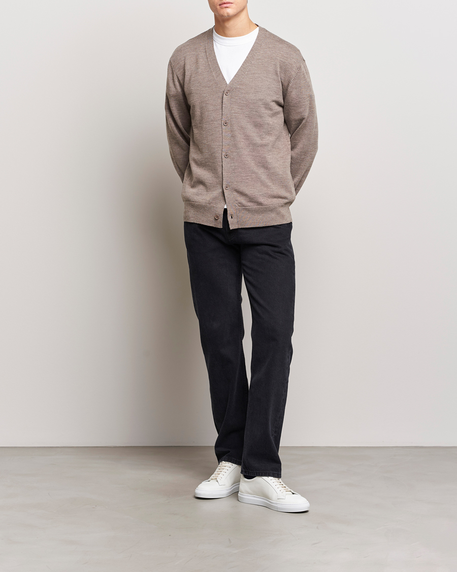 Herren | Pullover | A Day's March | Oca Merino Cardigan Taupe Melange