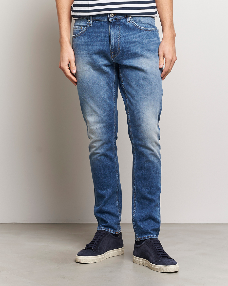 Herren | Tapered fit | Tiger of Sweden | Pistolero Stretch Cotton Jeans Light Blue