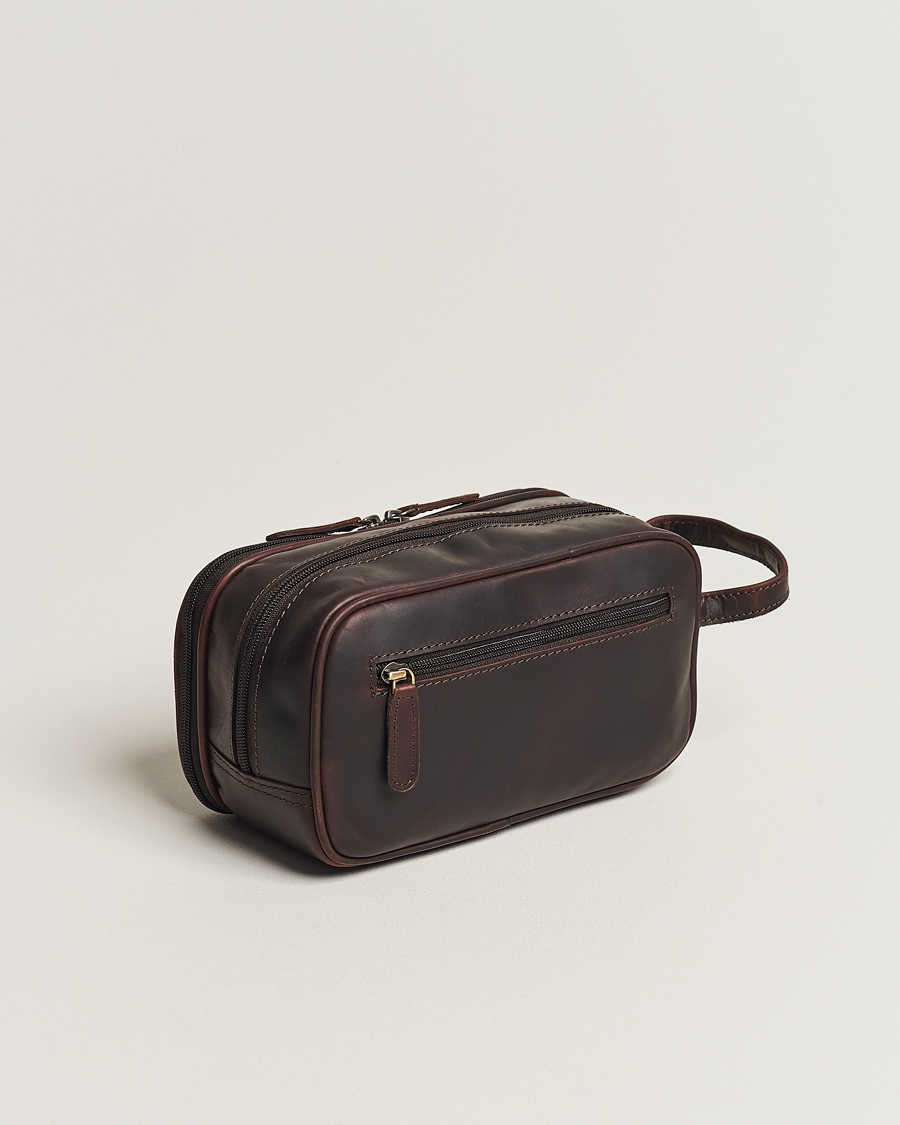 Herren | Loake 1880 Dartmouth Leather Washbag Dark Brown | Loake 1880 | Dartmouth Leather Washbag Dark Brown