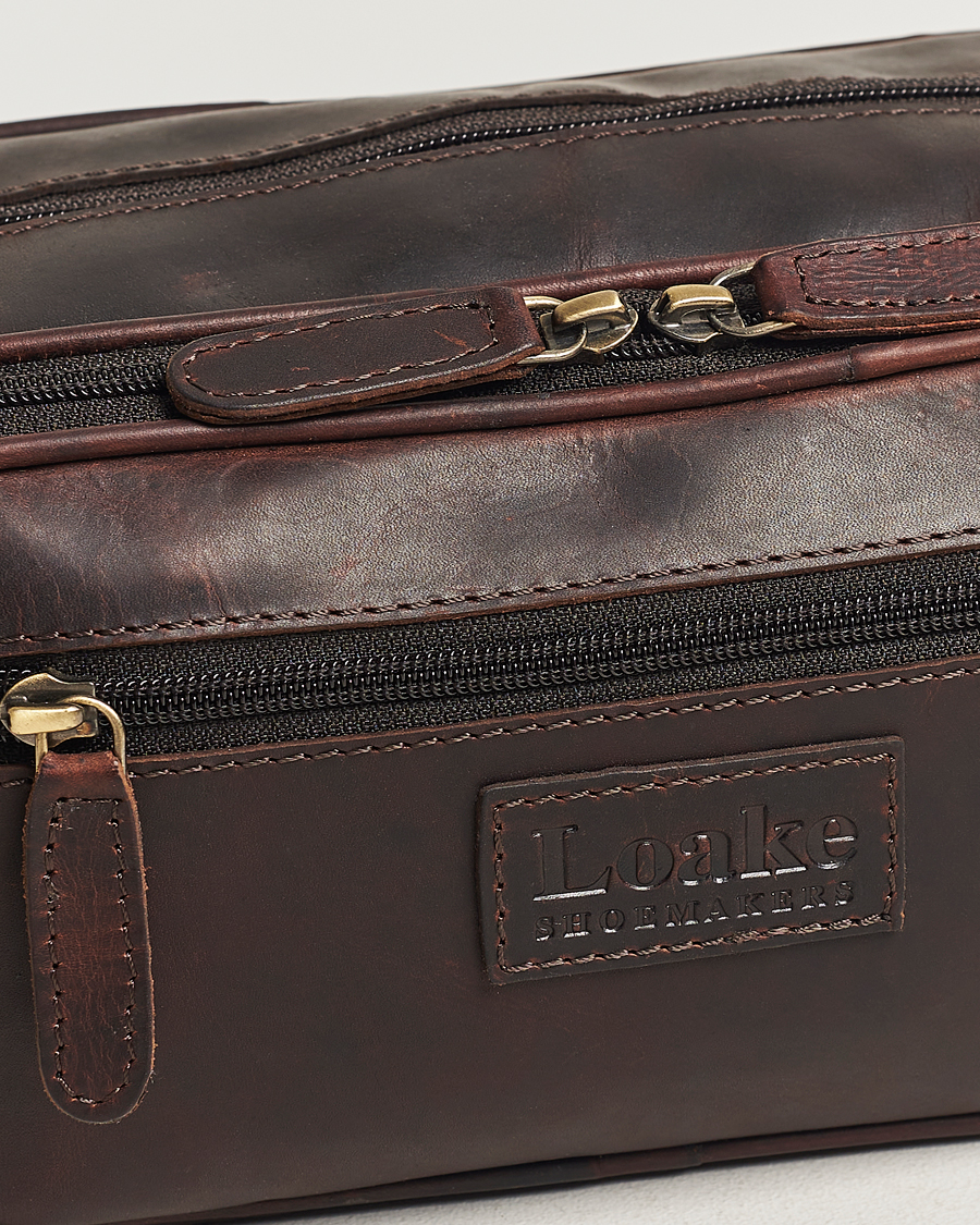 Herren | Loake 1880 Dartmouth Leather Washbag Dark Brown | Loake 1880 | Dartmouth Leather Washbag Dark Brown