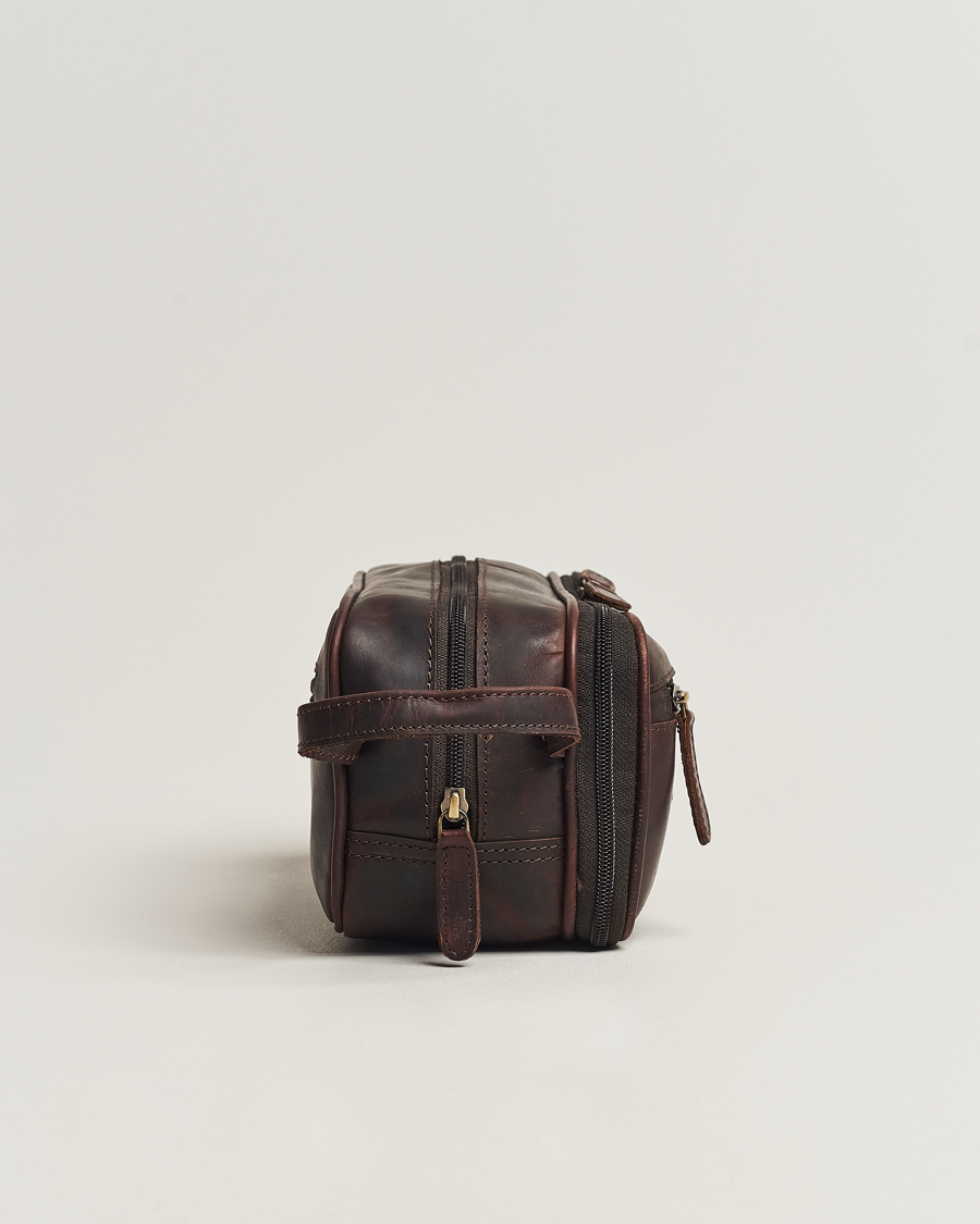 Herren | Loake 1880 Dartmouth Leather Washbag Dark Brown | Loake 1880 | Dartmouth Leather Washbag Dark Brown