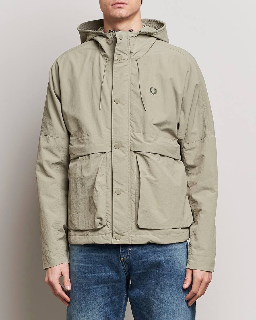 Herren |  | Fred Perry | Cropped Ripstop Hooded Jacket Warm Grey