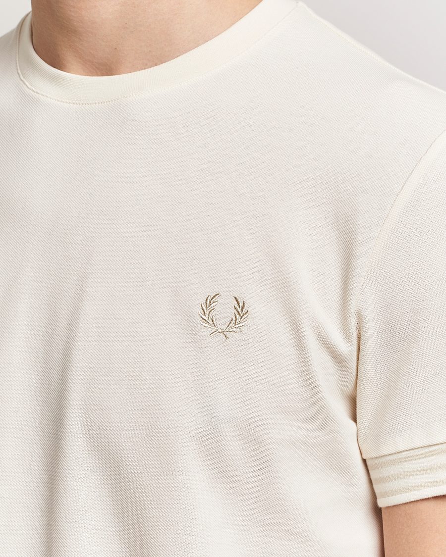 Herren | T-Shirts | Fred Perry | Striped Cuff Crew Neck T-Shirt Ecru
