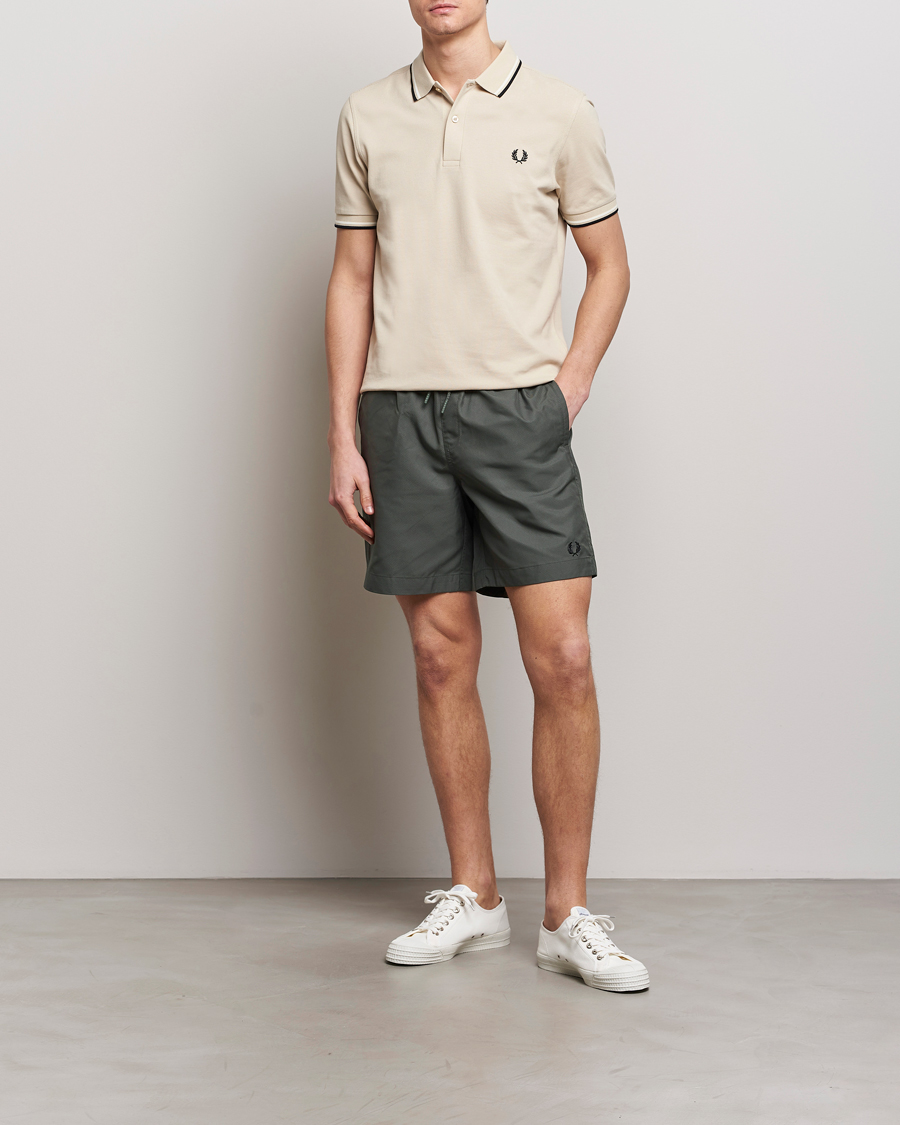 Herren | Badehosen | Fred Perry | Classic Swimshorts Field Green