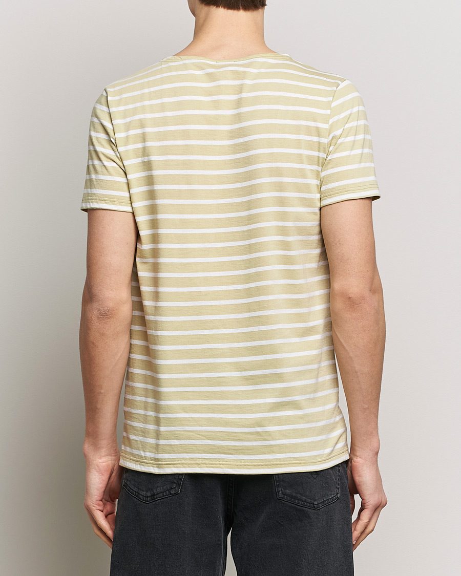 Herren | T-Shirts | Armor-lux | Hoëdic Boatneck Héritage Stripe T-shirt Pale Olive/Milk