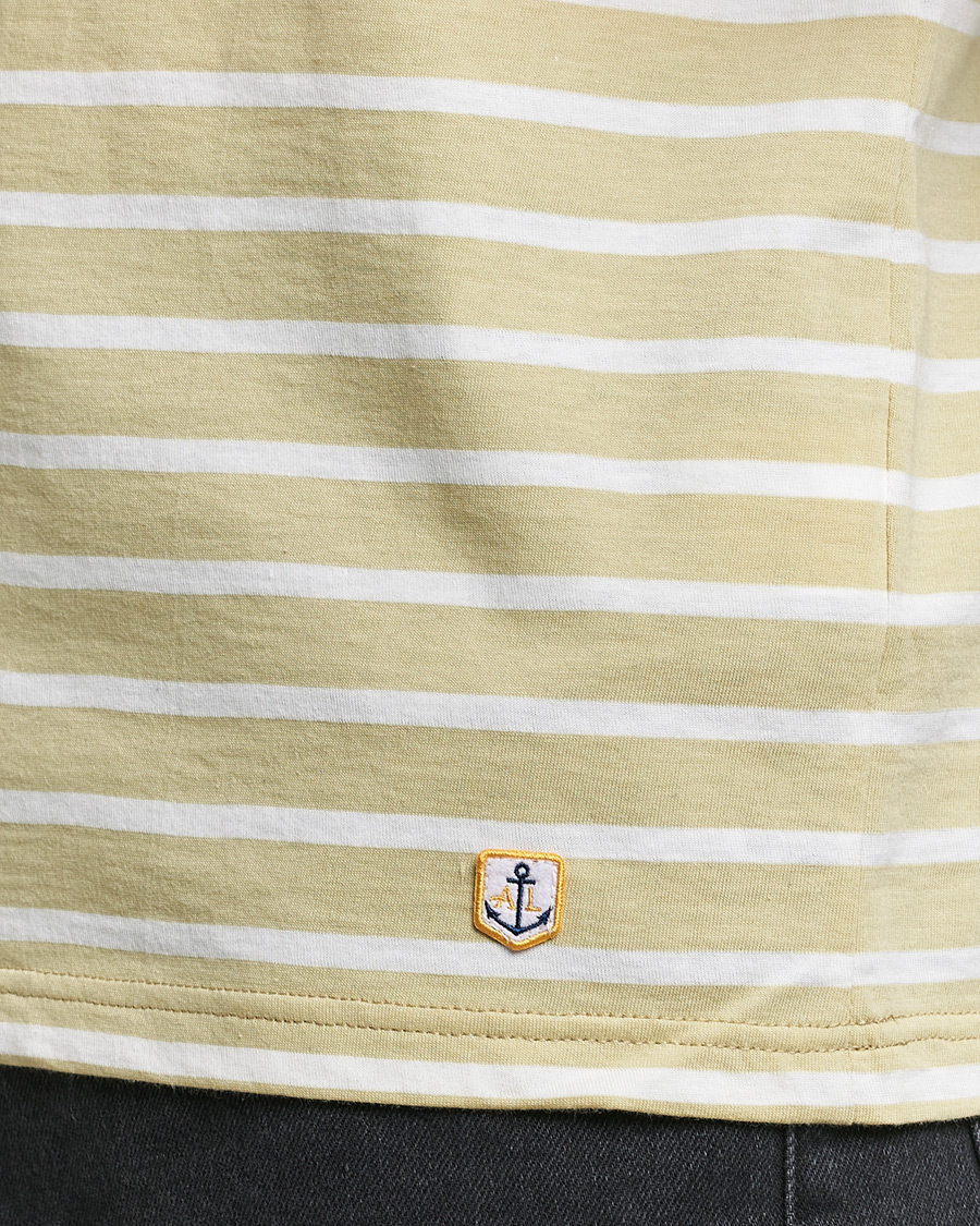 Herren | T-Shirts | Armor-lux | Hoëdic Boatneck Héritage Stripe T-shirt Pale Olive/Milk