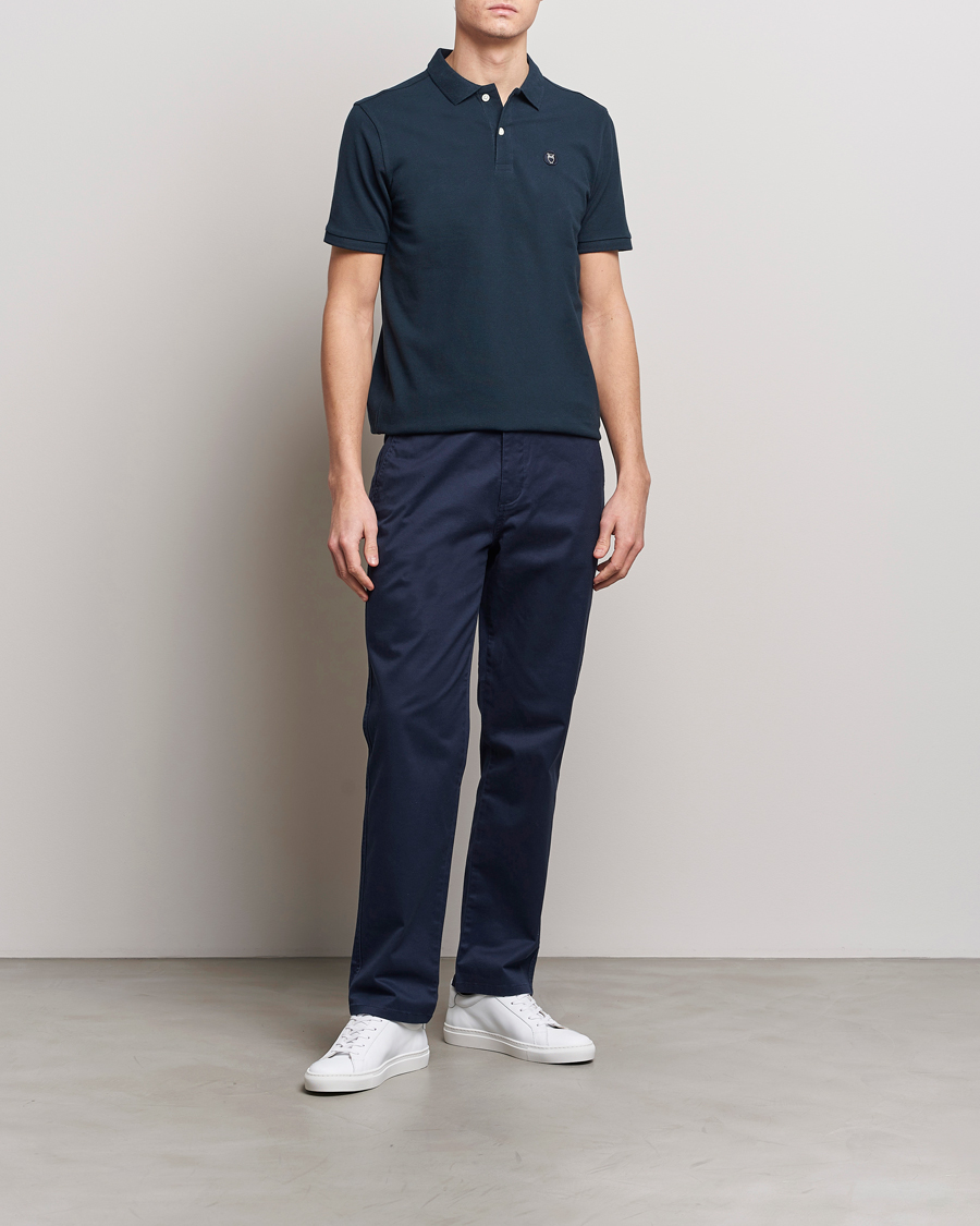 Herren | Poloshirts | KnowledgeCotton Apparel | Toke Badge Polo Total Eclipse