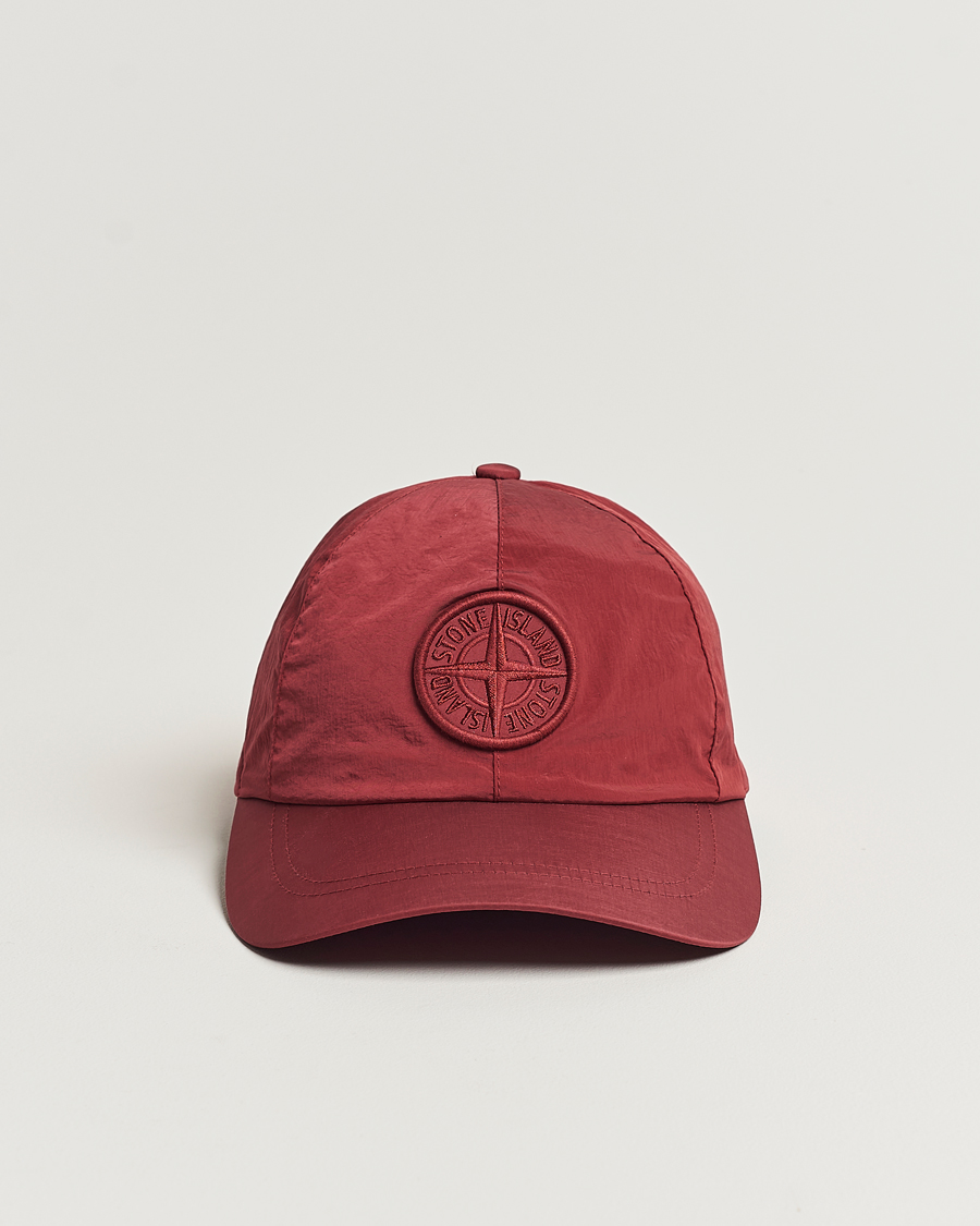 Herren | Stone Island Nylon Metal Cap Red | Stone Island | Nylon Metal Cap Red