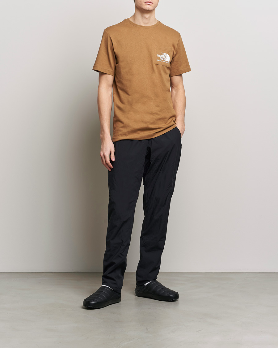 Herren | T-Shirts | The North Face | Berkeley Pocket T-Shirt Utility Brown