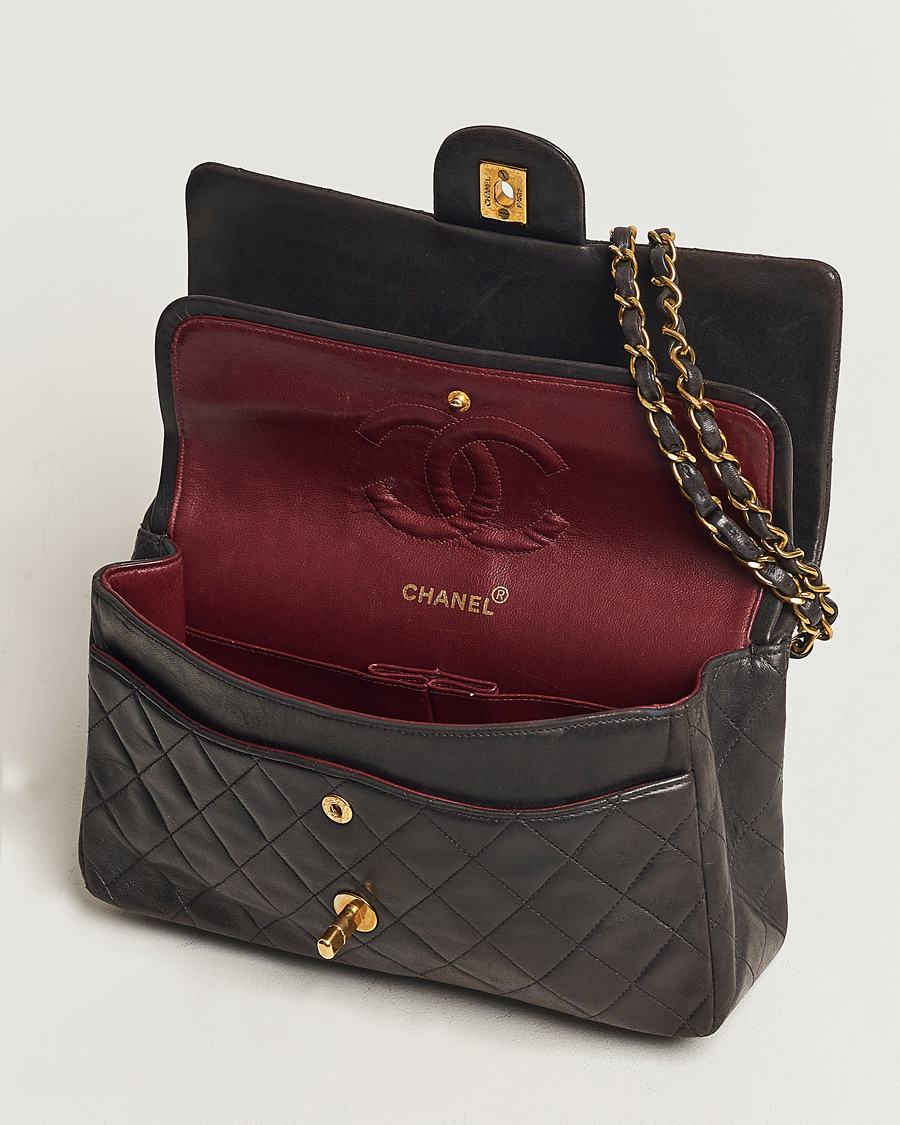 Herren | Chanel Pre-Owned Classic Medium Flap Bag Calf Leather Black  | Chanel Pre-Owned | Classic Medium Flap Bag Calf Leather Black 