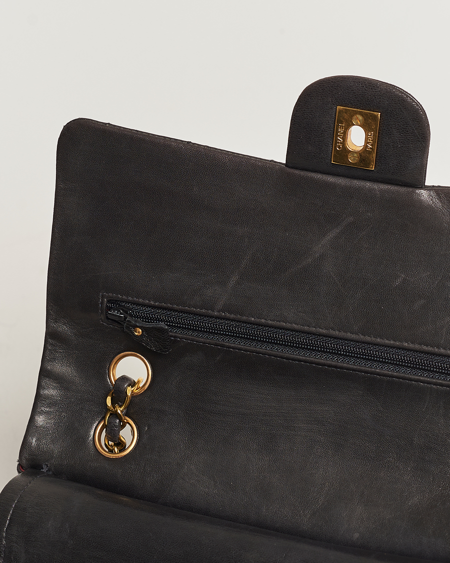 Herren | Chanel Pre-Owned Classic Medium Flap Bag Calf Leather Black  | Chanel Pre-Owned | Classic Medium Flap Bag Calf Leather Black 