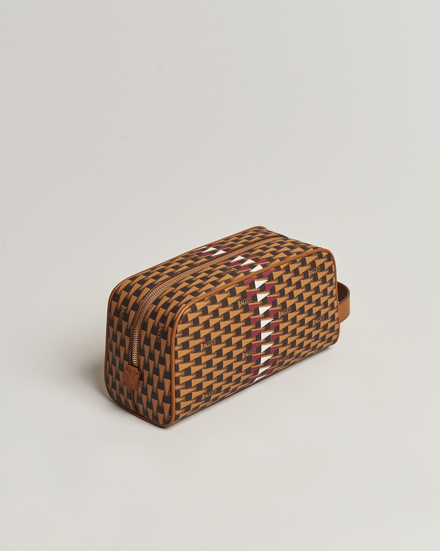 Herren | Bally Pennant Monogram Leather Washbag Brown | Bally | Pennant Monogram Leather Washbag Brown