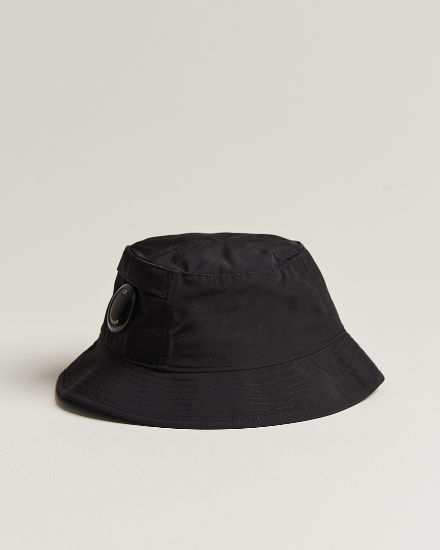 Herren | C.P. Company Chrome R Bucket Hat Black | C.P. Company | Chrome R Bucket Hat Black
