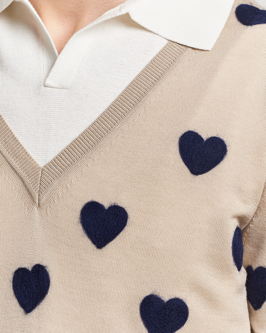 Herren | Pullover | Tiger of Sweden | Aaron Heart Knitted V Neck Nomad