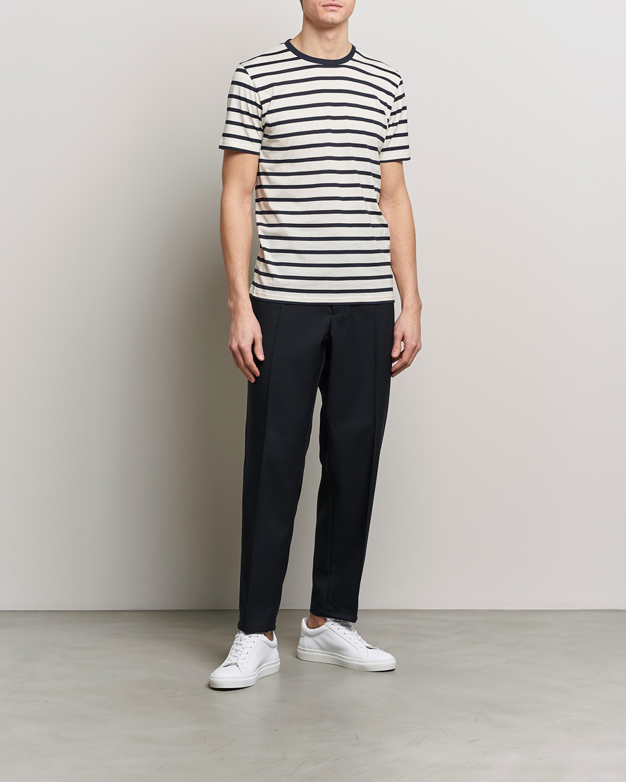 Herren | T-Shirts | Sunspel | Striped Crew Neck Cotton Tee Ecru/Navy