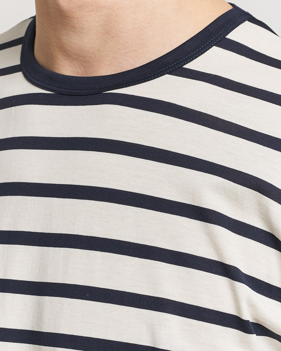Herren | T-Shirts | Sunspel | Striped Crew Neck Cotton Tee Ecru/Navy