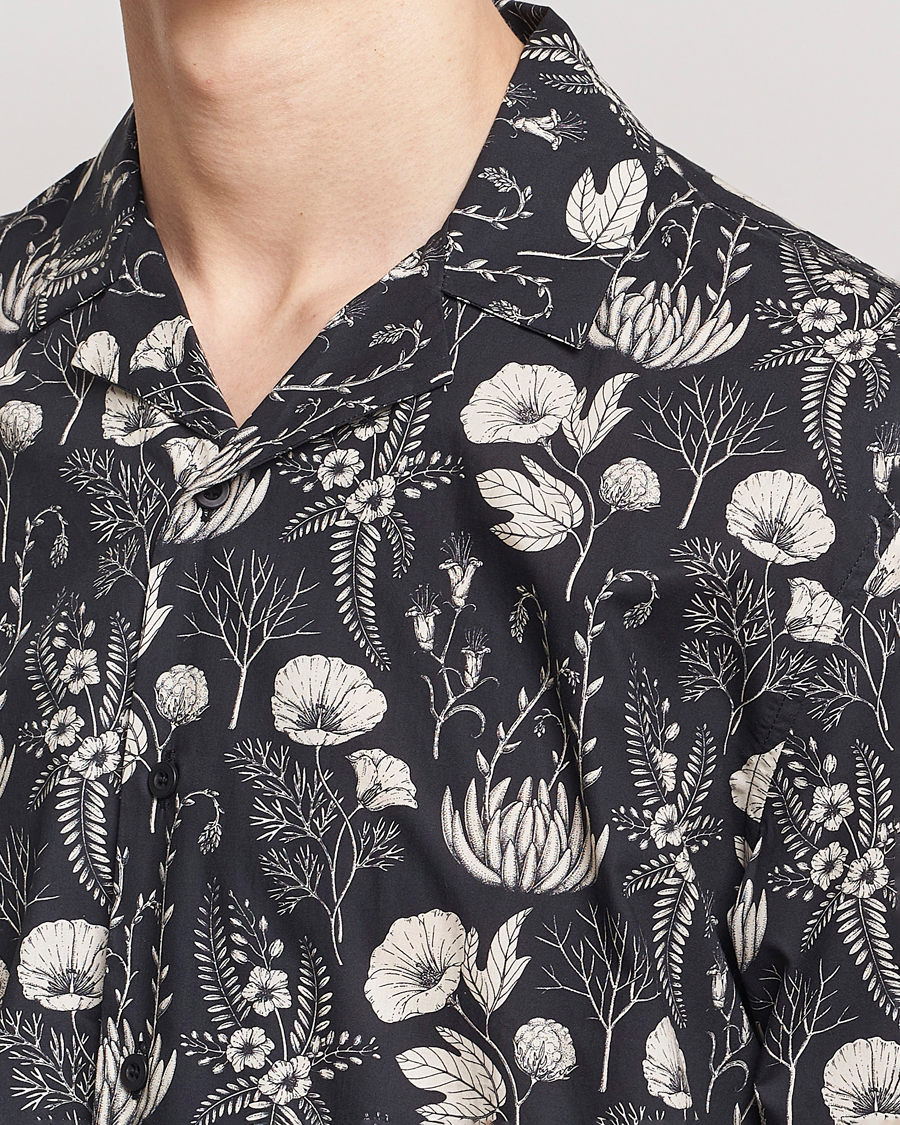 Herren | Hemden | Sunspel | Katie Scott Short Sleeve Printed Resort Shirt Black