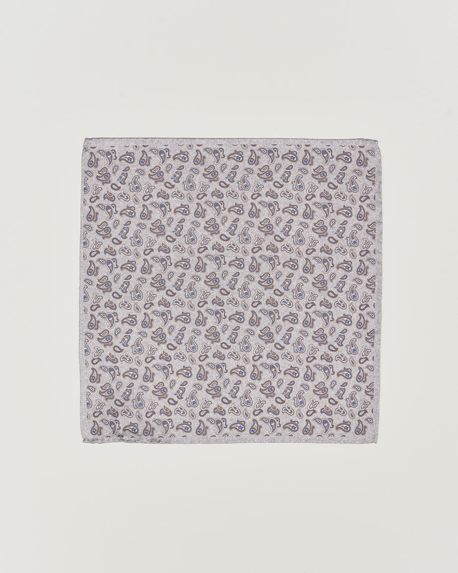 Herren | Amanda Christensen Silk Oxford Printed Paisley Pocket Square Light Grey | Amanda Christensen | Silk Oxford Printed Paisley Pocket Square Light Grey