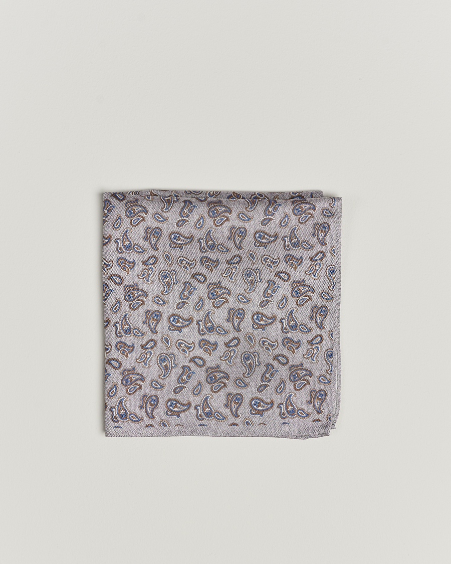 Herren | Amanda Christensen Silk Oxford Printed Paisley Pocket Square Light Grey | Amanda Christensen | Silk Oxford Printed Paisley Pocket Square Light Grey