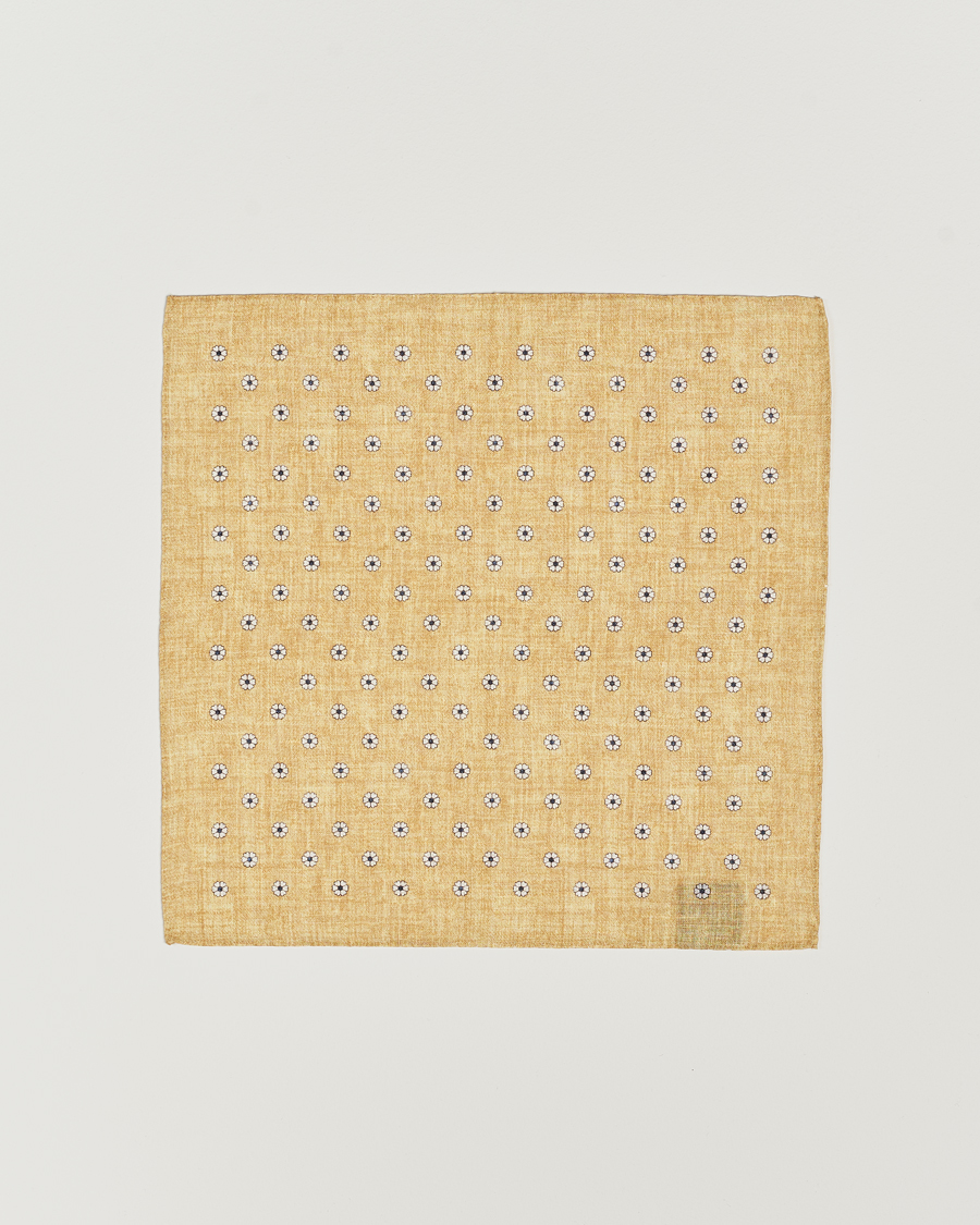 Herren | Amanda Christensen Linen Printed Flower Pocket Square Yellow | Amanda Christensen | Linen Printed Flower Pocket Square Yellow