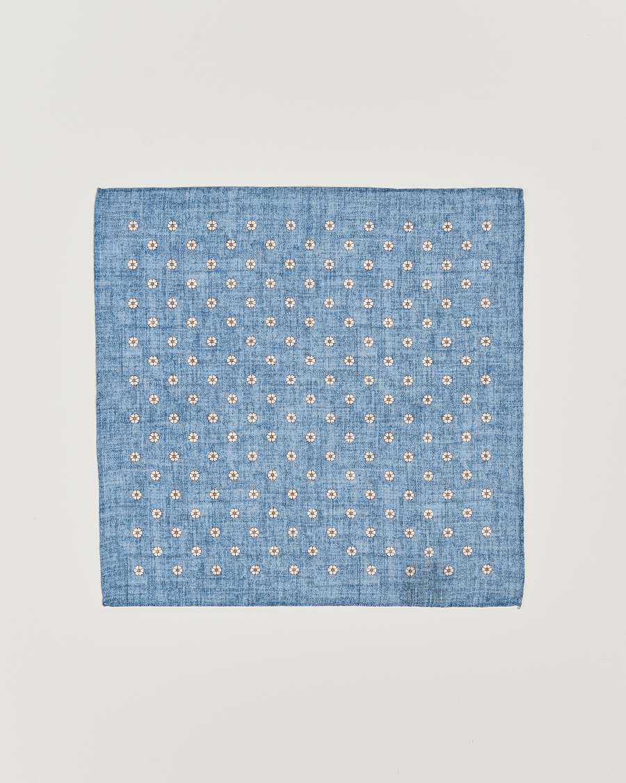 Herren | Amanda Christensen Linen Printed Flower Pocket Square Blue | Amanda Christensen | Linen Printed Flower Pocket Square Blue