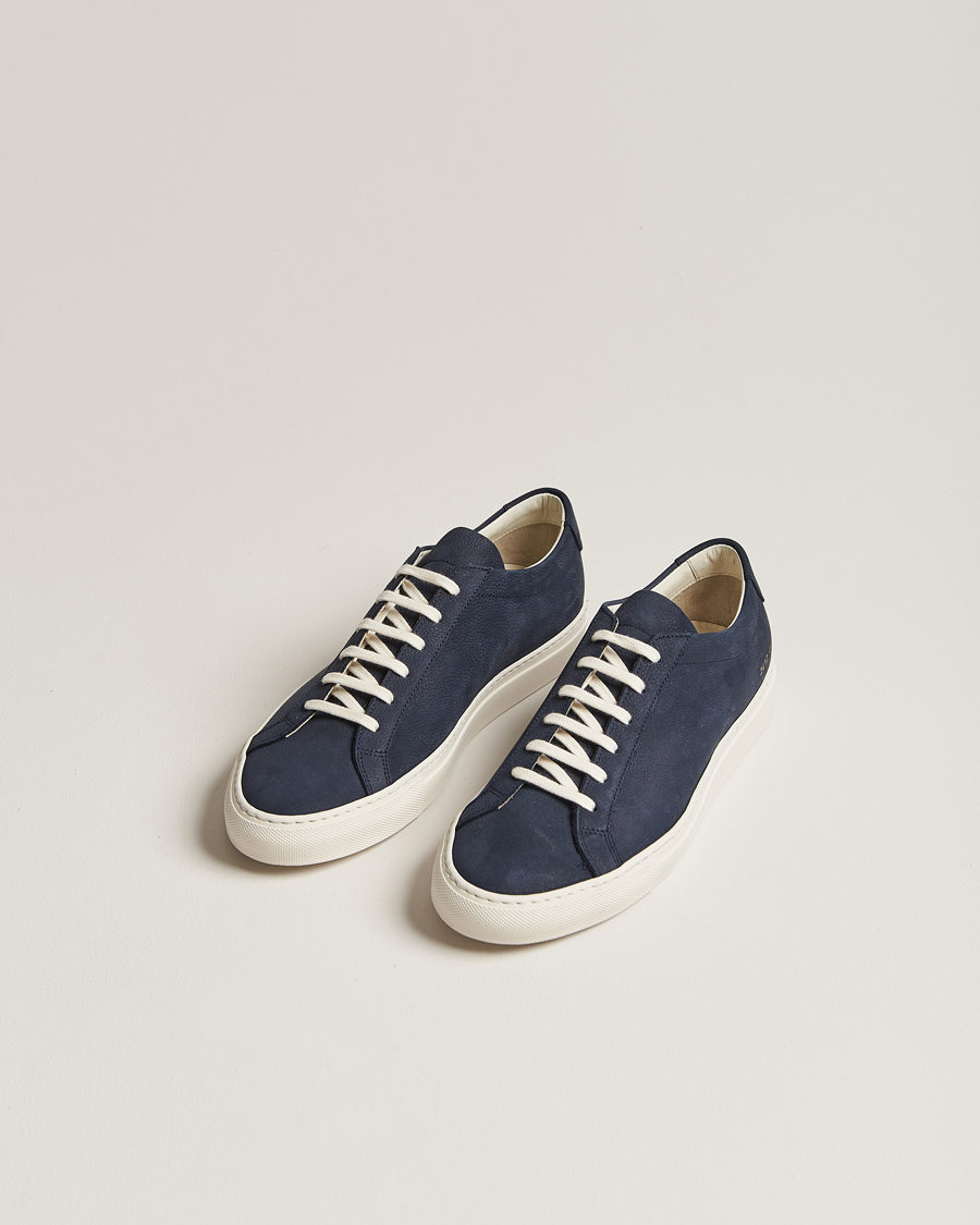 Herren | Common Projects Original Achilles Pebbled Nubuck Sneaker Navy | Common Projects | Original Achilles Pebbled Nubuck Sneaker Navy