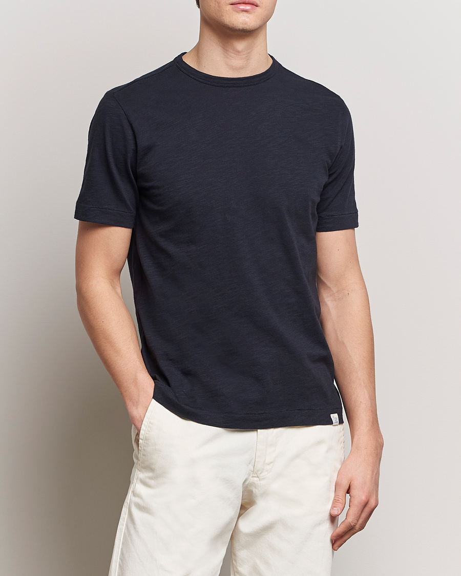Herren | Kurzarm T-Shirt | Merz b. Schwanen | Organic Pima Cotton Slub Crew Neck T-Shirt Dark Navy