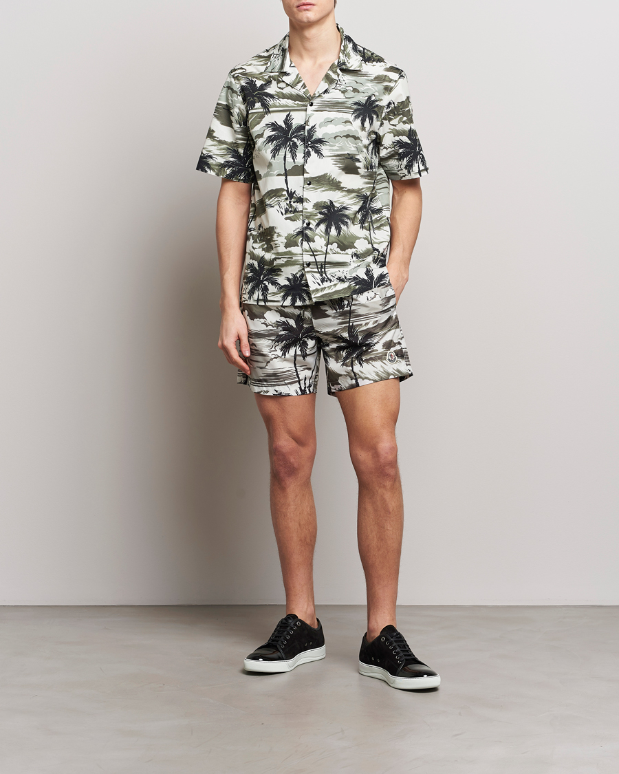 Herren | Badehosen | Moncler | Palm Printed Swim Shorts White/Olive