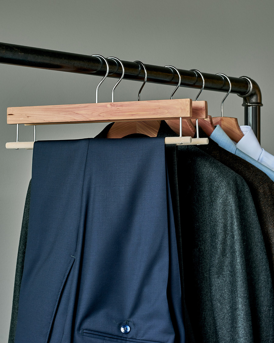 Herren | Exklusiv bei Care of Carl | Care with Carl | 5-Pack Cedar Wood Trouser Hangers