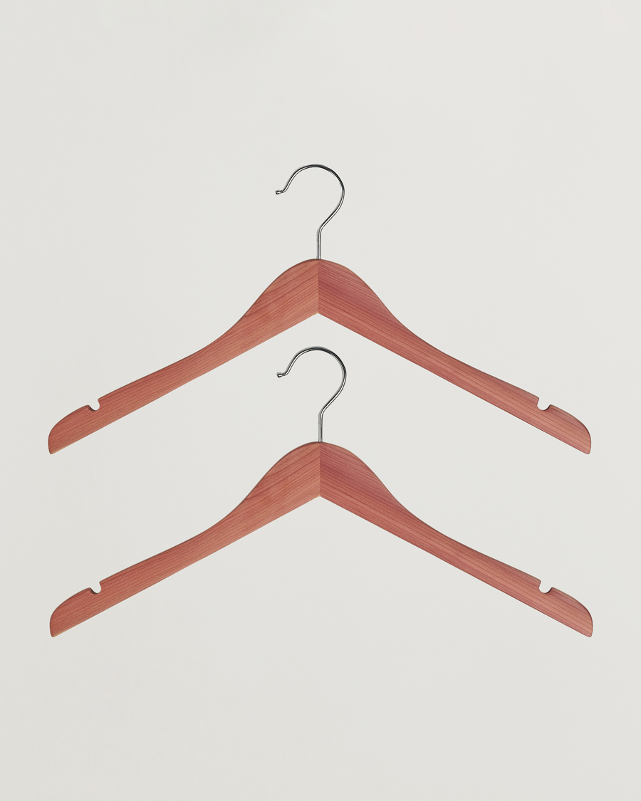 Herren | Exklusiv bei Care of Carl | Care with Carl | 2-Pack Cedar Wood Shirt Hangers