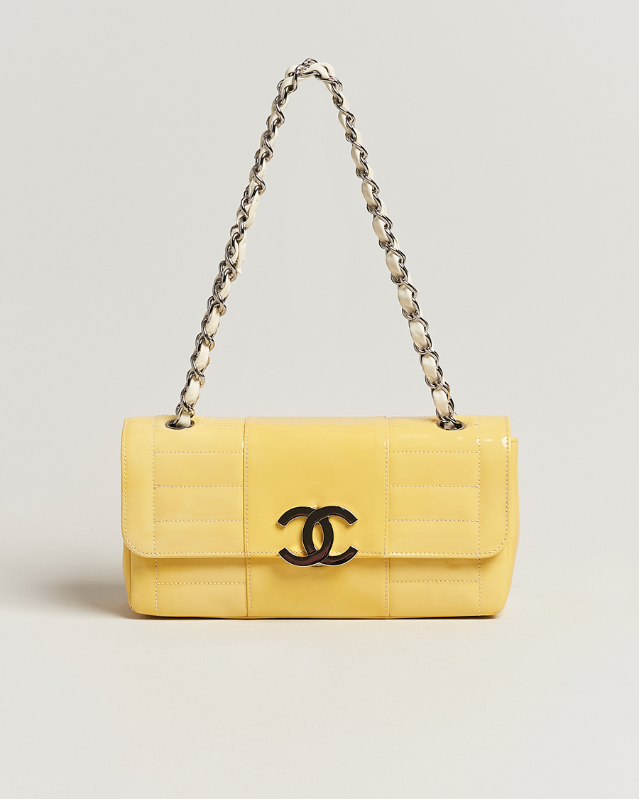 Herren | Chanel Pre-Owned Patent Flap Bag Yellow | Chanel Pre-Owned | Patent Flap Bag Yellow