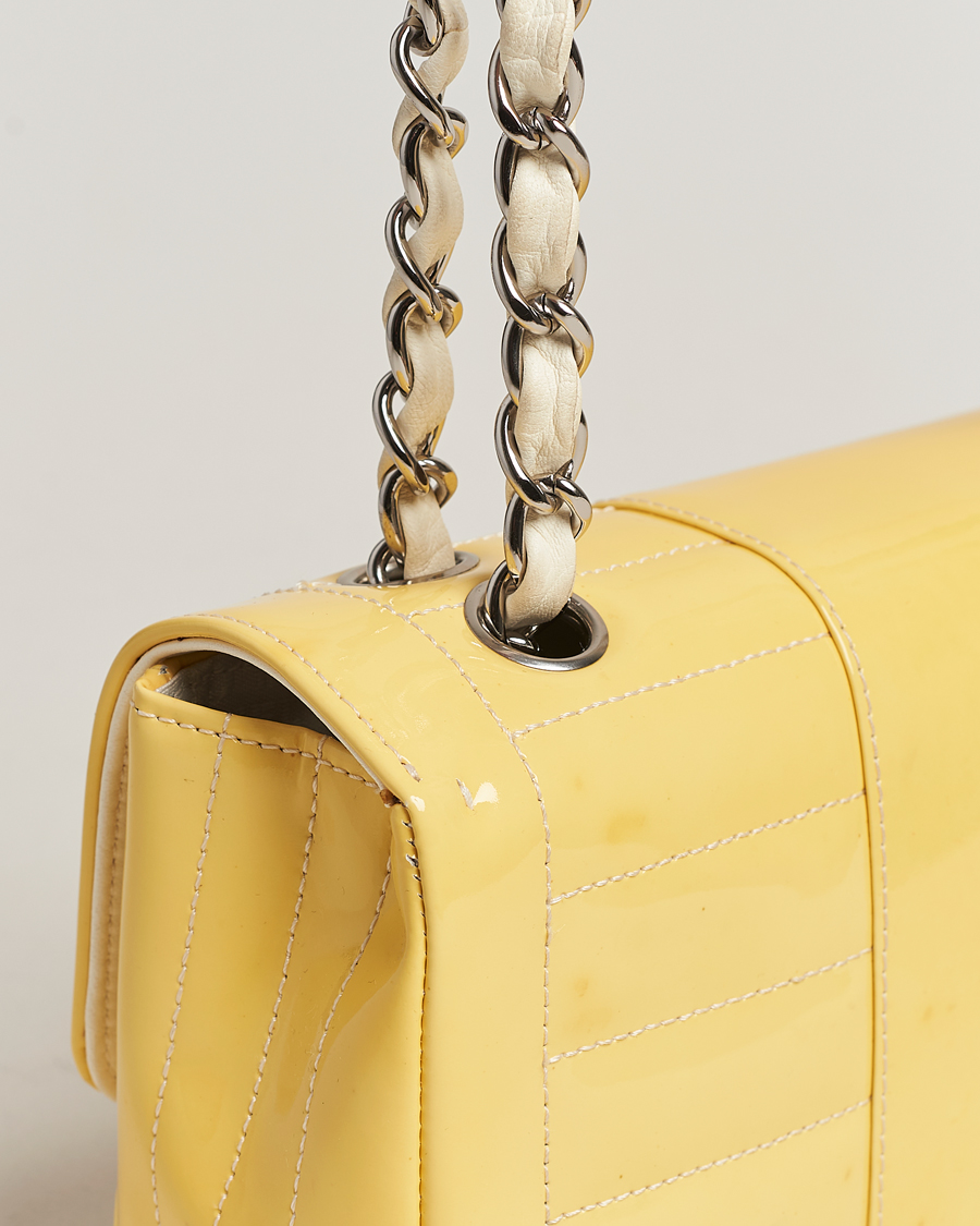 Herren | Chanel Pre-Owned Patent Flap Bag Yellow | Chanel Pre-Owned | Patent Flap Bag Yellow